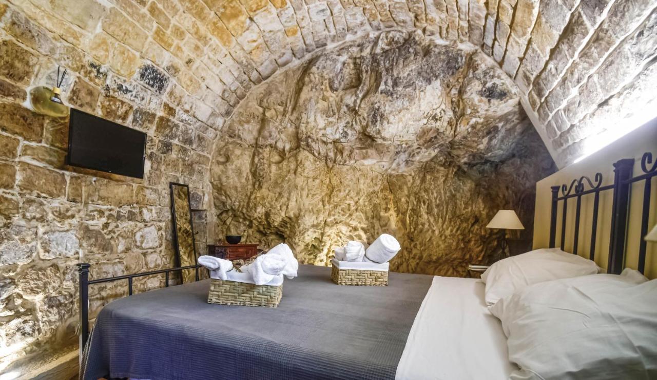 Domum In Petra Casa Nella Roccia Self Check - In Villa Modica Exterior photo
