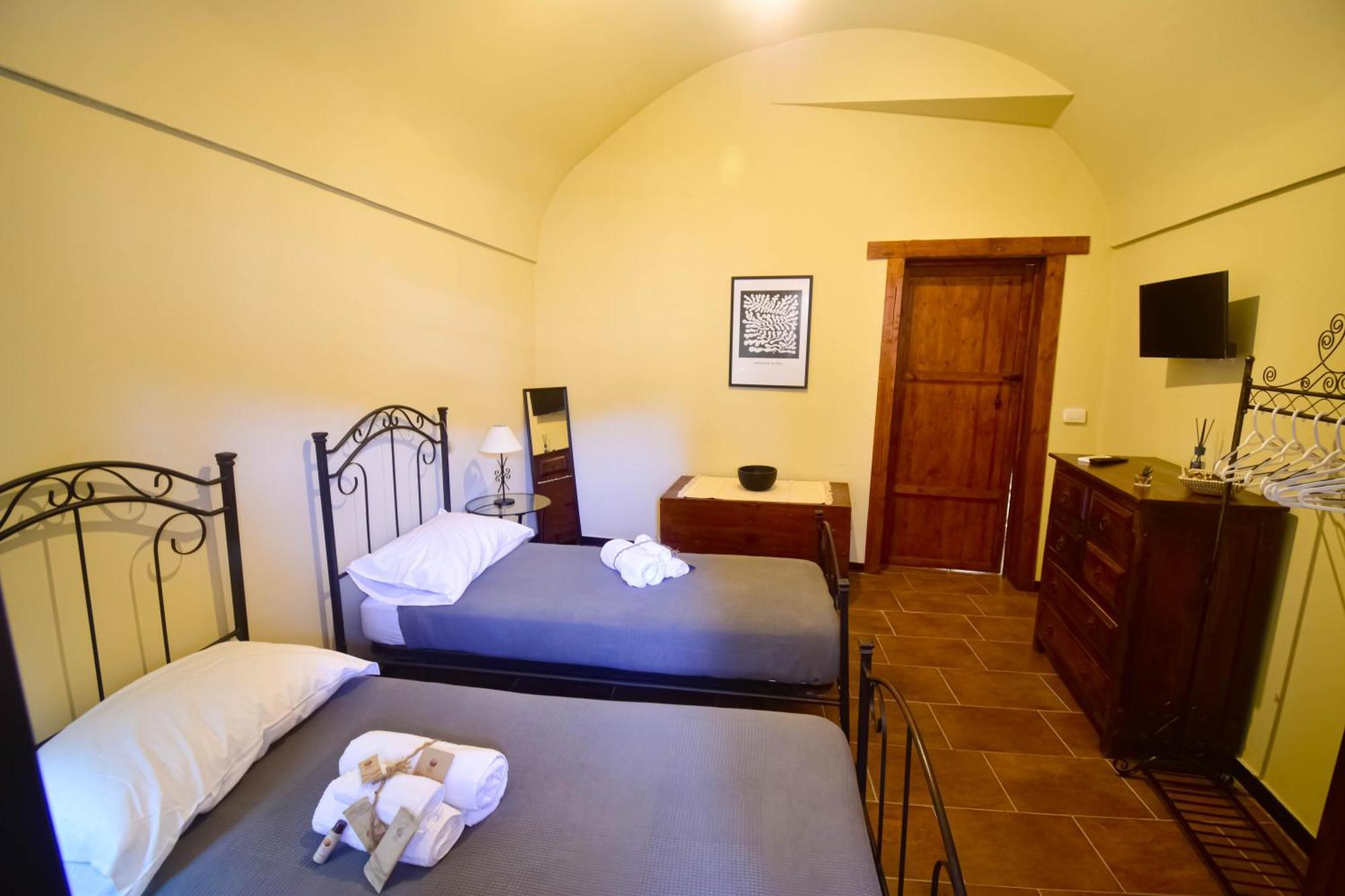 Domum In Petra Casa Nella Roccia Self Check - In Villa Modica Exterior photo
